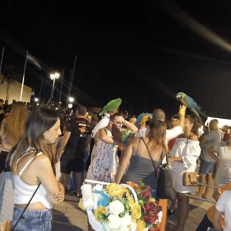Appartamento Mladen Za Familiju