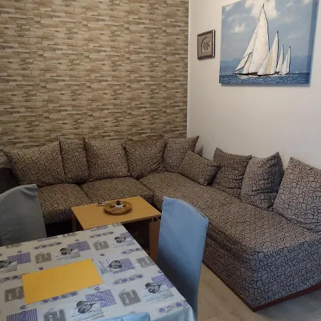 Appartamento Mladen Za Familiju