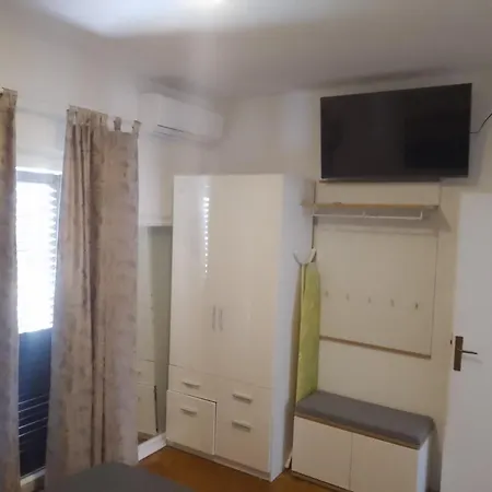 Apartment Mladen Za Familiju