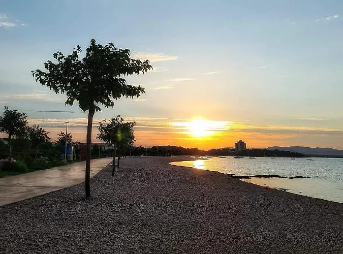 Apartman Mladen Za Familiju Vodice